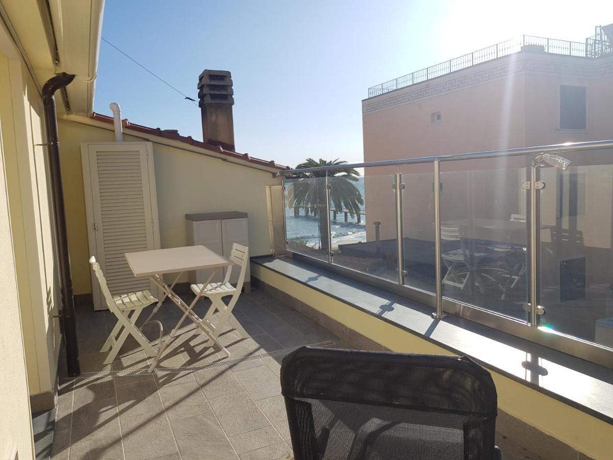 Casaviva - Casa Vacanze A Ceriale Con Terrazza Exterior photo
